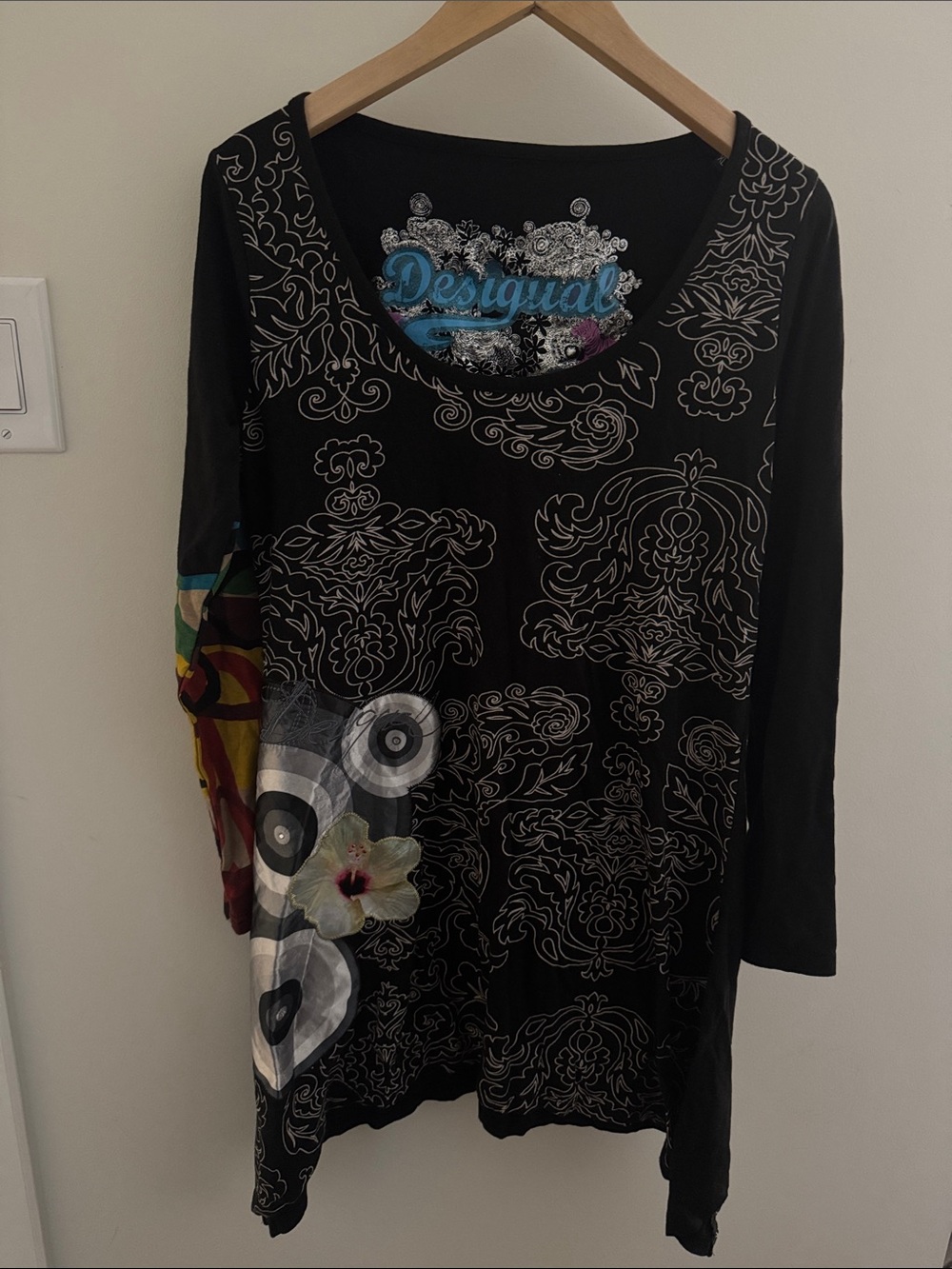 Desigual Black Long-Sleeve Printed Tunic with Multicolor Sleeve Accent
